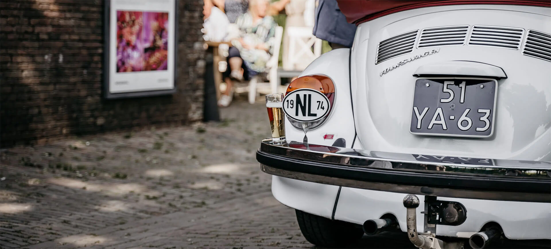 Retro kever ingezet als trouwauto bij bruiloft in Noord-Brabant